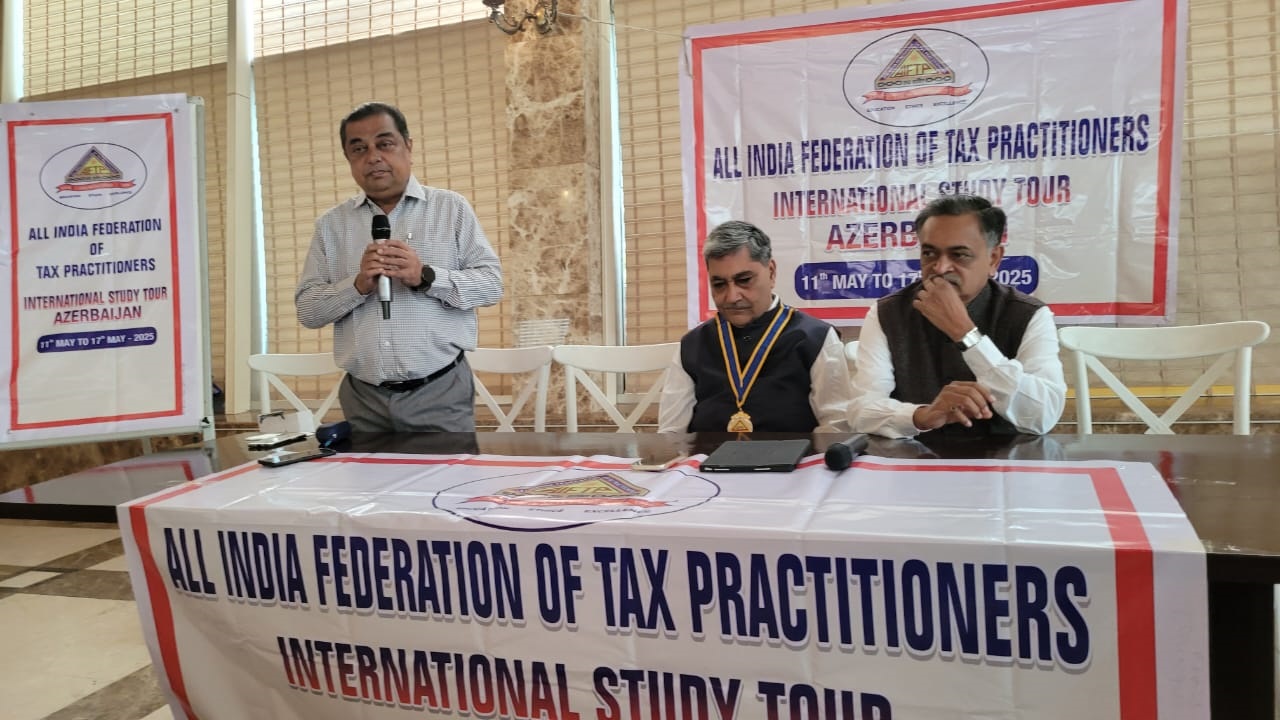 Shri Chirag Parekh, Chairman, International Study Tour, AIFTP delivering welcome address. Also seen S/Shri Samir Jani, National President, AIFTP and Bhaskar B. Patel, Treasurer, AIFTP.