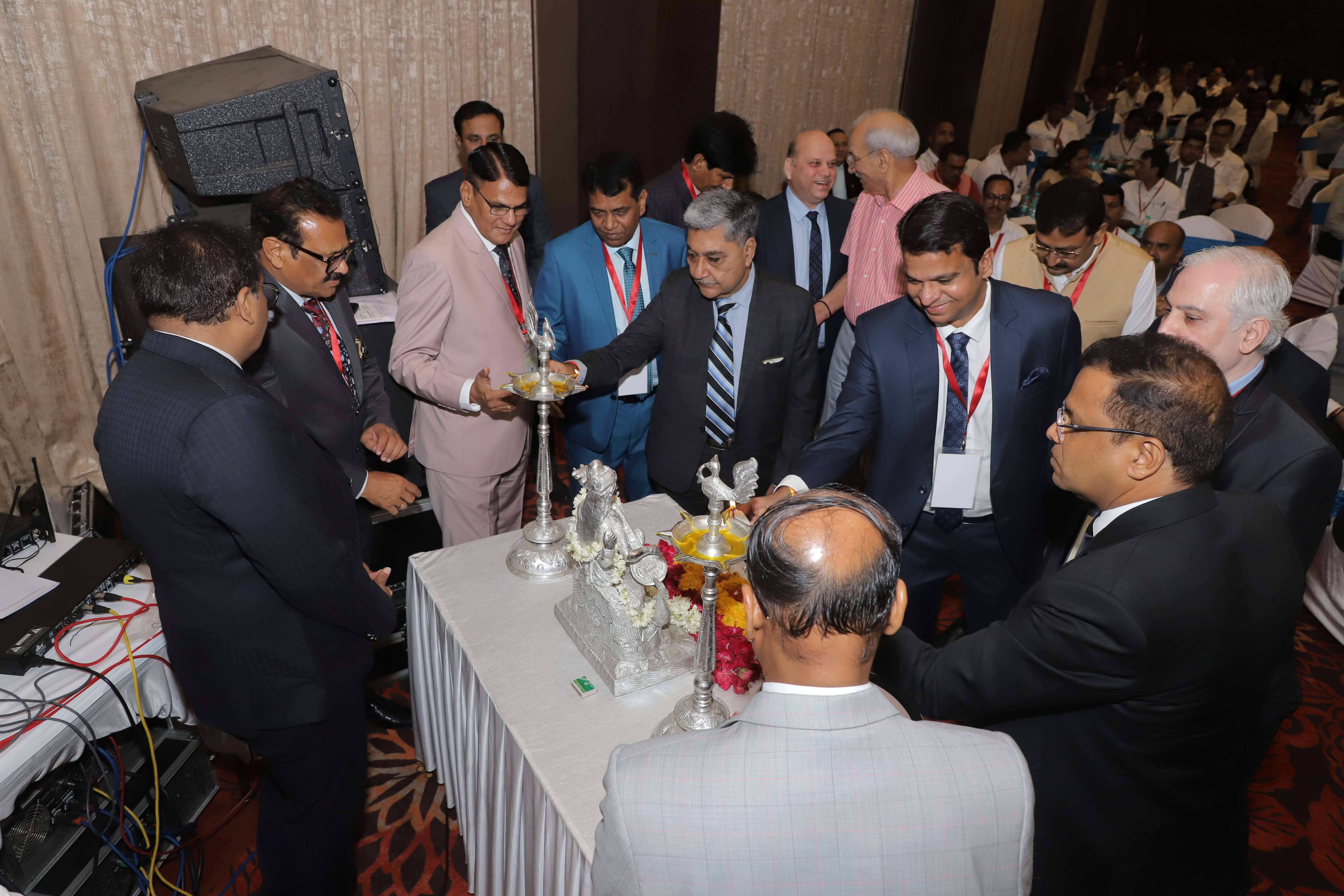 Guest of Honour Mr. Samir Jani, National President, AIFTP inaugurating the conference by lighting of lamp.