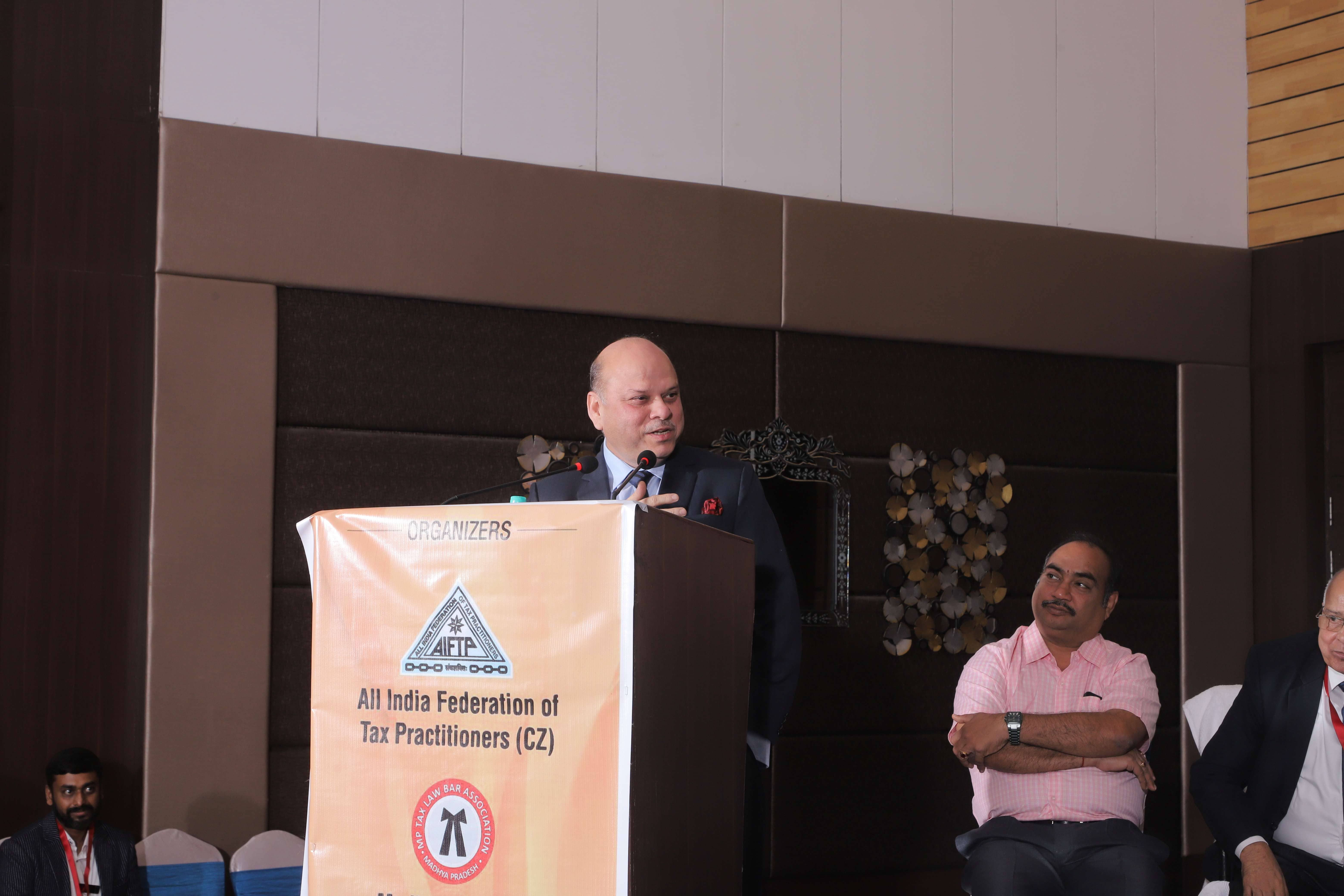 Shri Pankaj Ghiya, Past National President, AIFTP addressing the gathering.
