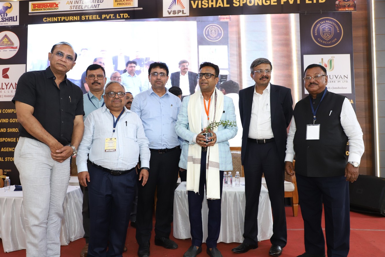 Felicitating President of Ramgarh Tax Practitioners Association Vivek Agarwal by GJCC Chairman Vivek Agarwal, Arun Kumar, Rajesh Kumar Mishra, Sajjan Gindoria, Niraj Kumar Nayak and Smit Sourabh