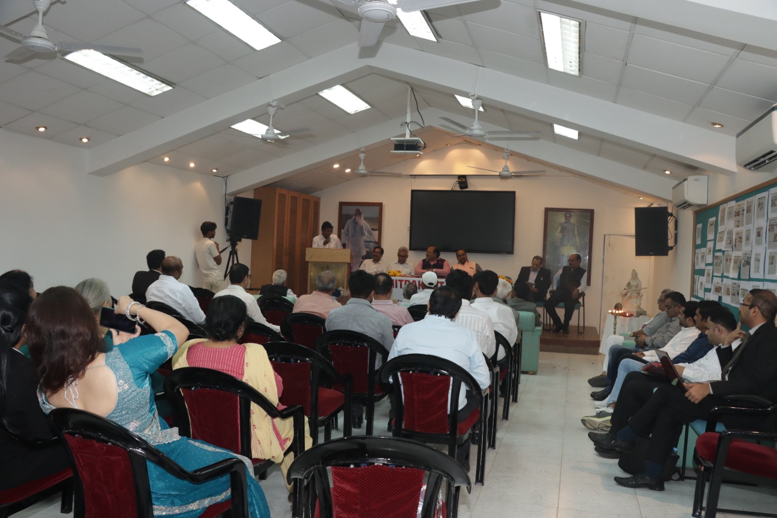 Adv. Laxman Kashyap, Chairman – AIFTP Central Zone, addressing the delegates during the Residential Refresher Course at Chitrakoot Dham