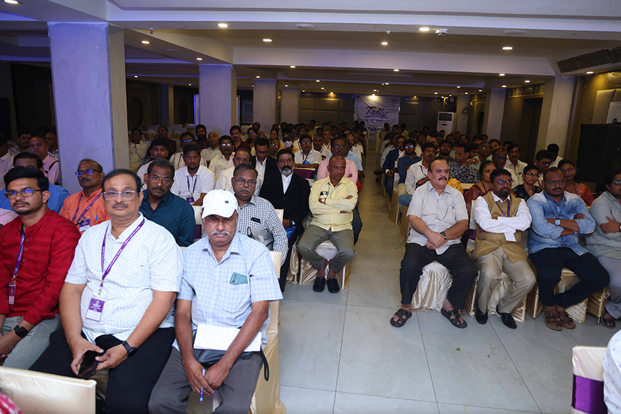 Chief Guest Hon'ble Mr. Justice Ninala Jayasurya, Judge, High Court of Andhra Pradesh inaugurating the conference by lighting of lamp. Also seen S/Shri Samir Jani, National President, AIFTP (Guest of Honour), Dr. M. V. K. Moorthy, Past President, AIFTP and other Office Bearers of AIFTP and other local associations.