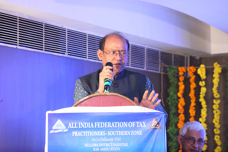 Hon'ble Mr. Justice Ninala Jayasurya, Judge, High Court of Andhra Pradesh addressing the gathering as Chief Guest.