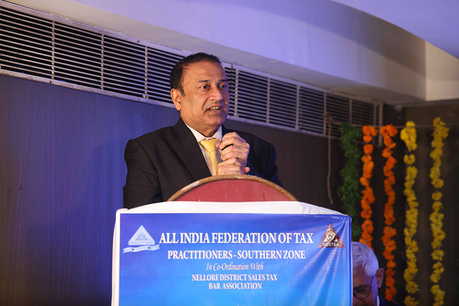 Dr. M. V. K. Moorthy, Past National President, AIFTP addressing the gathering.