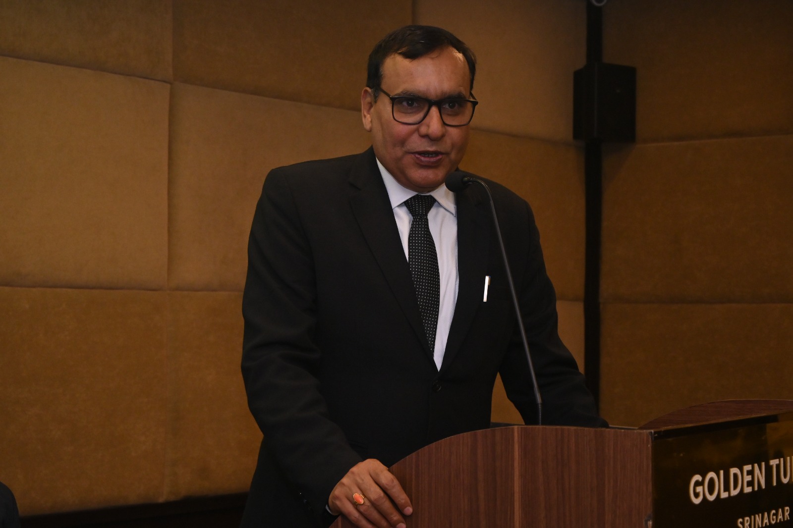 Shri Anand Kumar Pandey, Chairman, AIFTP (NZ) addressing the gathering.
